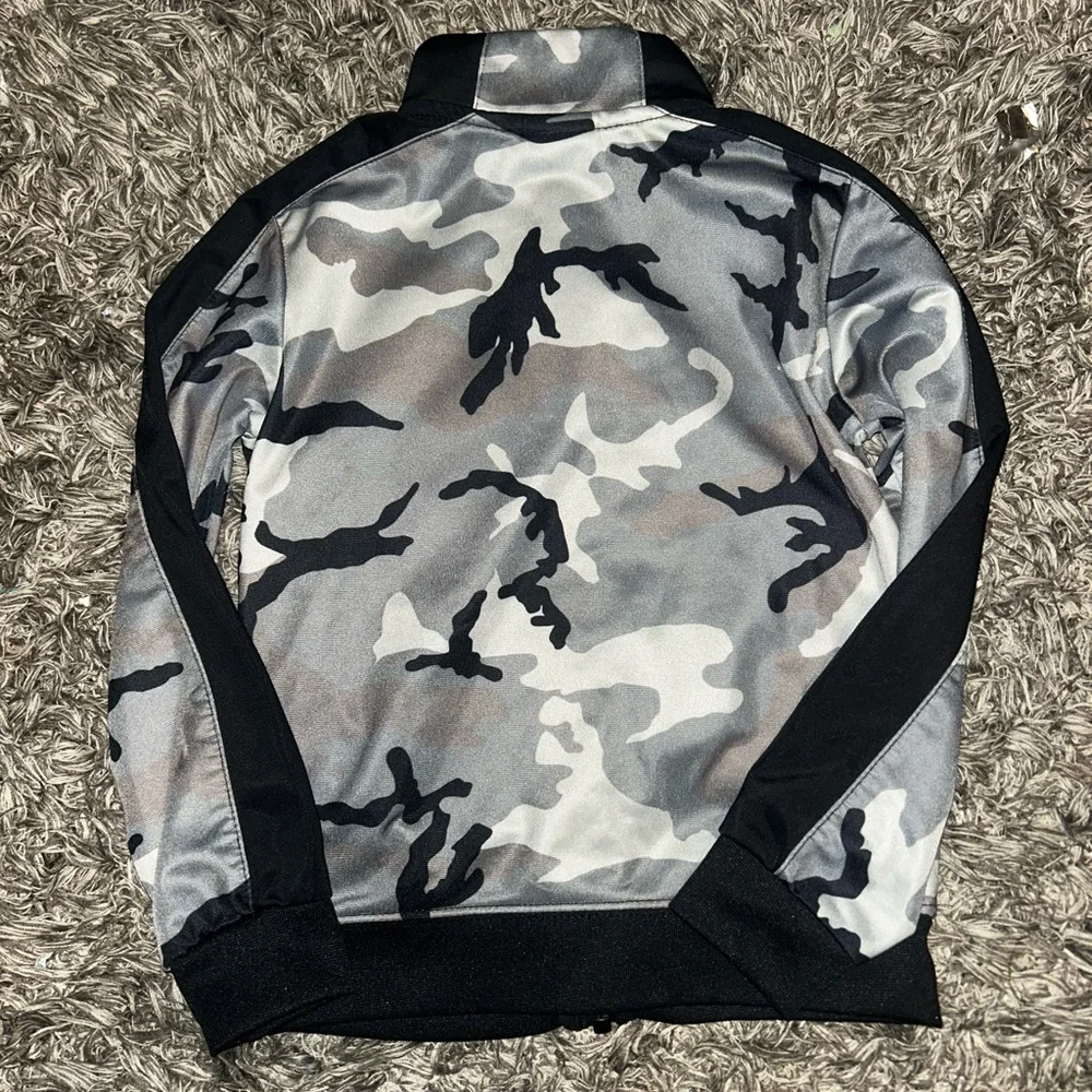 Nike Black and Gray Camo Jacket - Picture 2 of 4